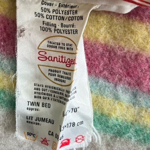 Vintage Raggedy Ann and Andy Dolls with Vintage Quilt - Picture 13 of 13